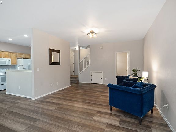 5th image of 9613 NE Tenny Creek Dr