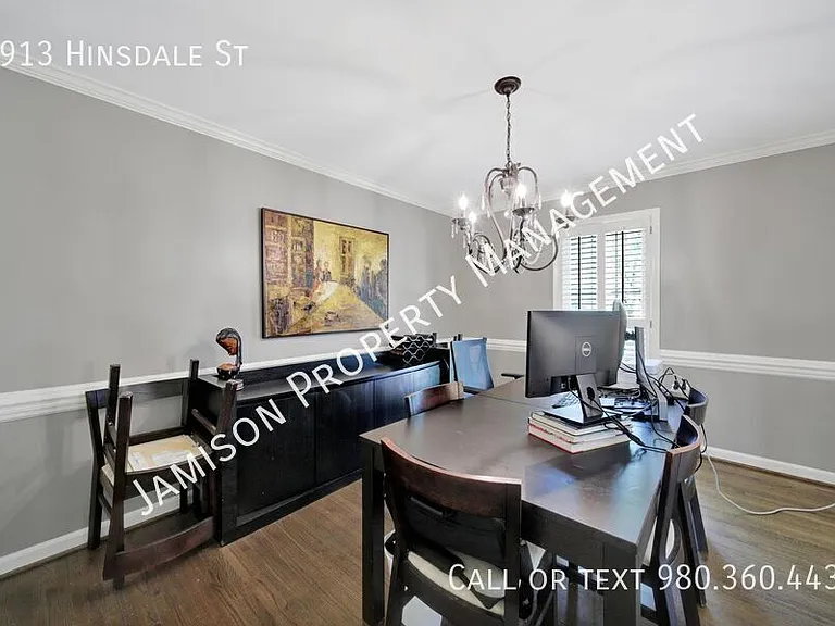 2913 Hinsdale St — Photo 10