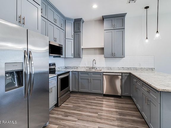 4th image of 711 N Main St #200