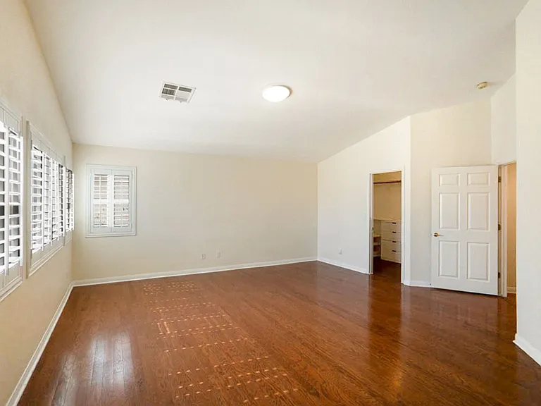 2120 Waterbury Ln — Photo 34