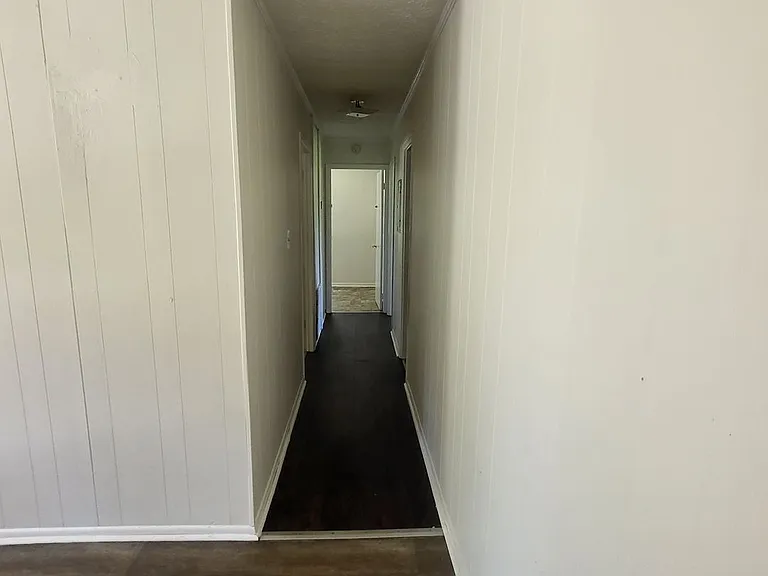 302 Larsen St — Photo 7
