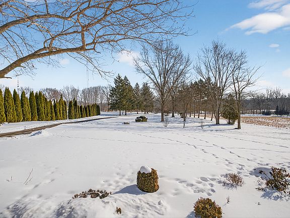 5th image of 2770 N Dearing Rd