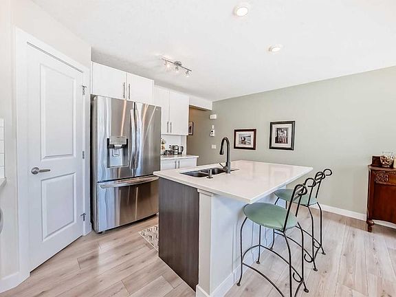 3rd image of 434 SW Sage Hill Grv NW