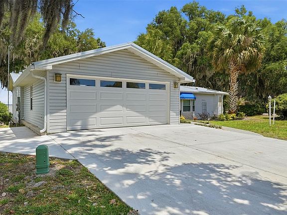 3rd image of 119 LAKE SHORE CIRCLE