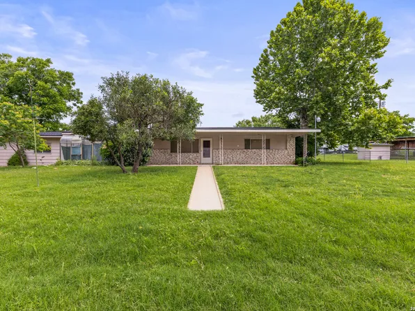 212 BLUEBONNET ST, Burnet, TX 78611