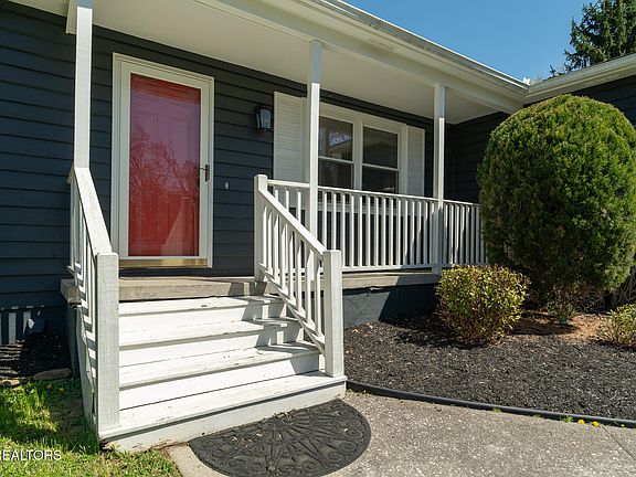 4th image of 520 Harrow Rd