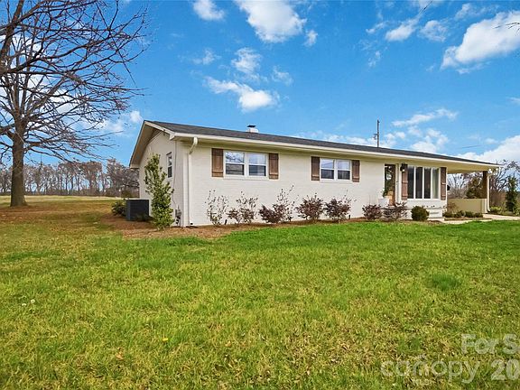 3rd image of 28461 Canton Rd