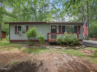 102 McKinley Ct, Milford, PA 18337