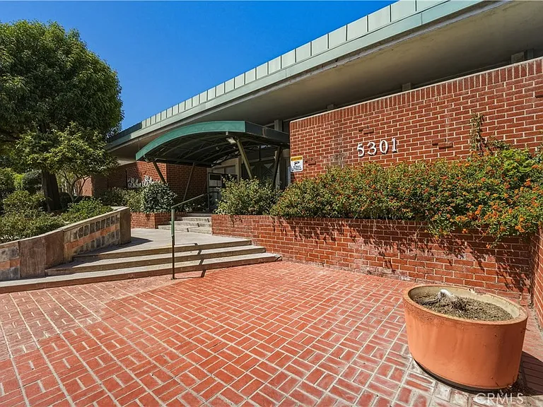 5301 Balboa Blvd #F7 — Photo 39