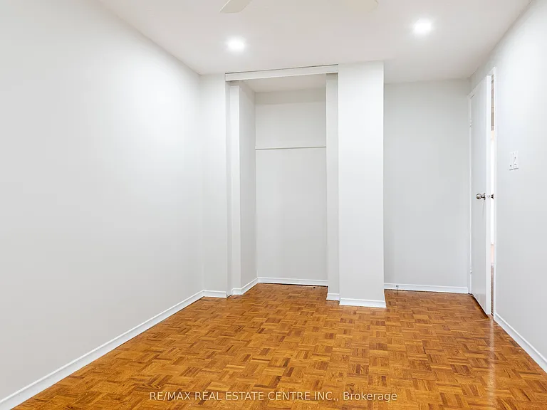 Trowbridge Dr — Photo 22