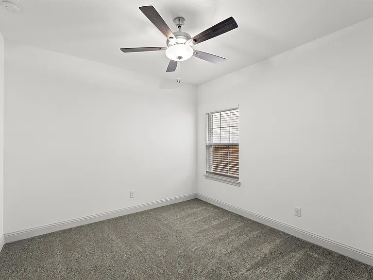 544 Oak Creek Dr — Photo 15