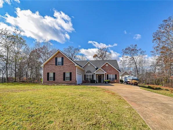 138 Buckeye Point, Commerce, GA 30530