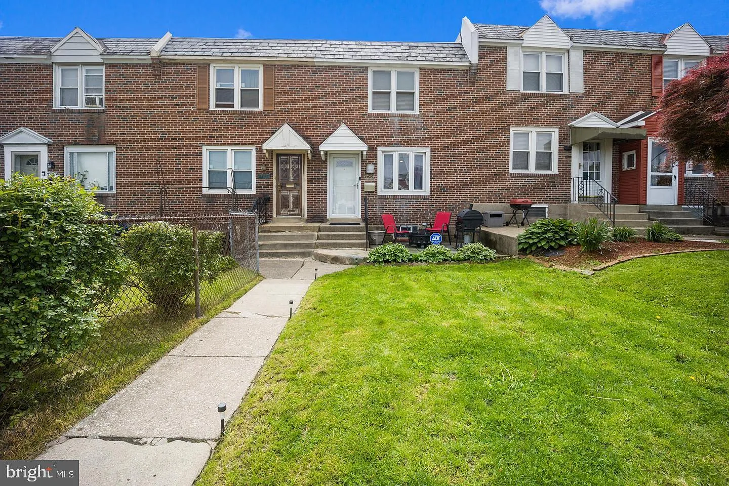 3 bed, 1.5 bath, 1120 sqft, $2,000 — Photo 1