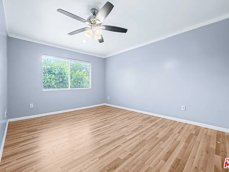 12801 Moorpark St #308 — Photo 21