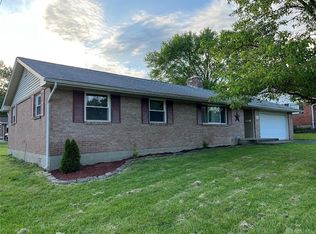 451 Crestview Dr, Lebanon, OH