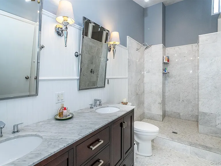 17 Edgewood Ave — Photo 32
