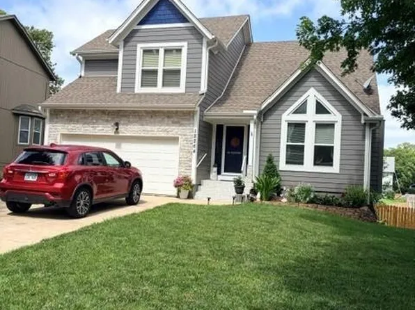 12264 S Crest Dr, Olathe, KS 66061