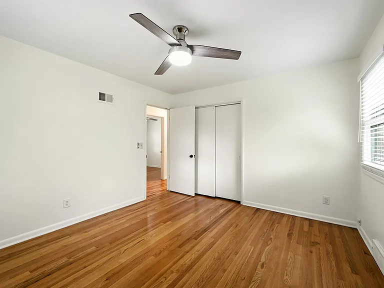 303 SW Pinnell Dr — Photo 14