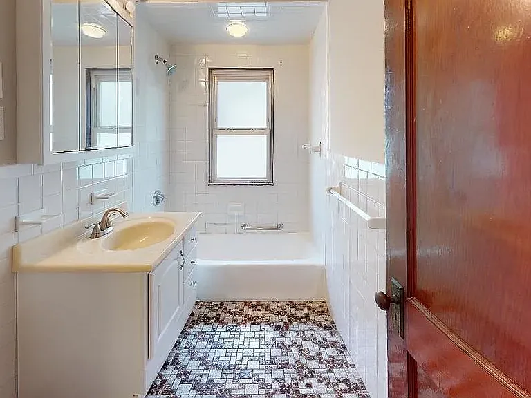 74 Harlow St #E — Photo 3