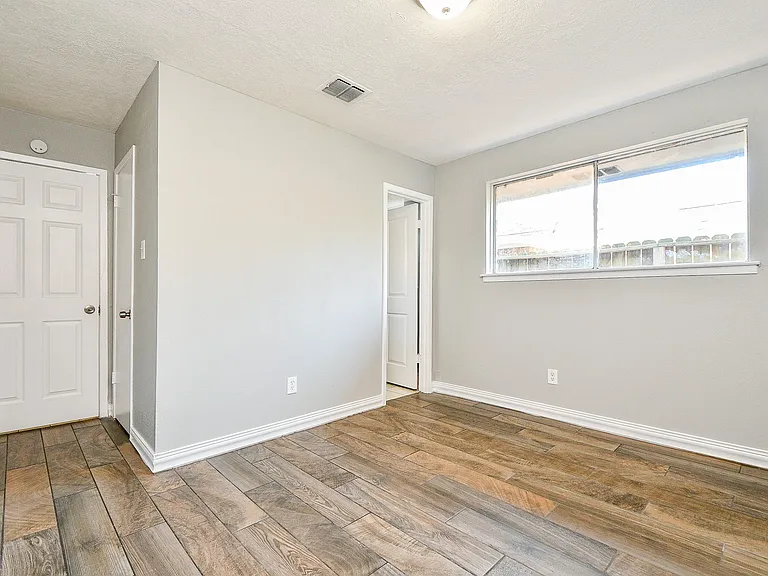 7619 W Gulf Bank Rd — Photo 17