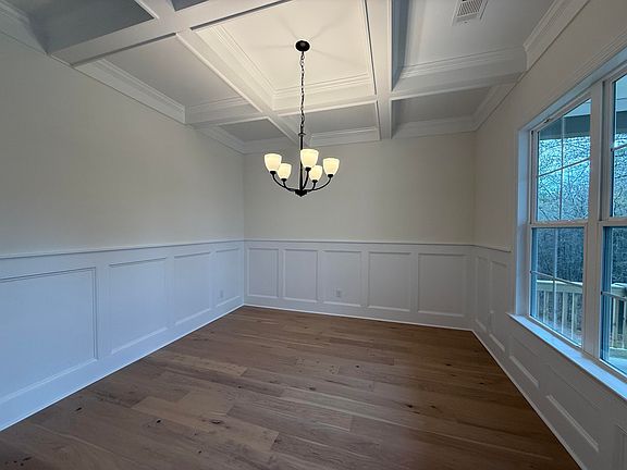 5th image of 325 Whithorn Ct