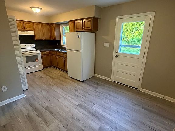 5th image of 1709 Virginia St APT A