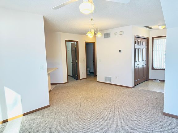 4th image of 939 Cypress Rd Unit 25