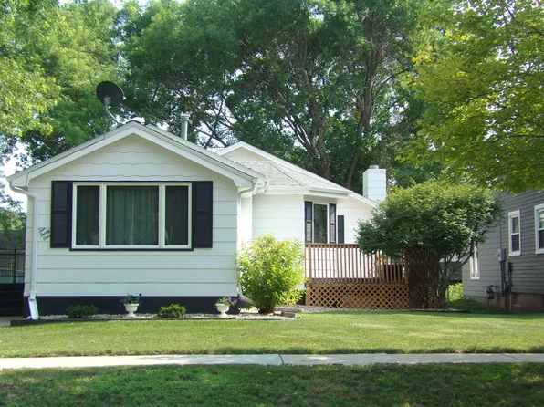 1031 E 2nd Ave, Mitchell, SD 57301