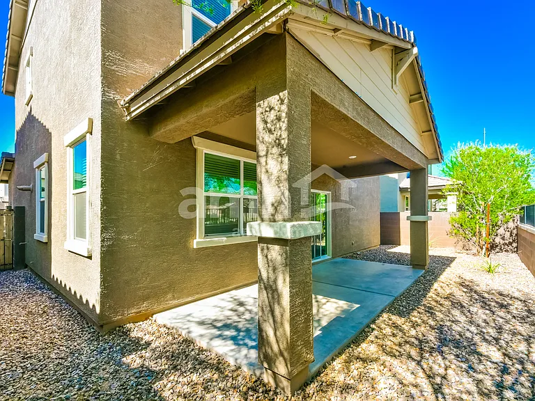 638 W Hackamore Ave — Photo 18