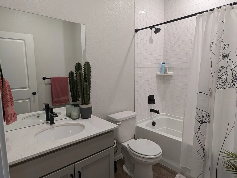 563 Vicot Way #C — Photo 32