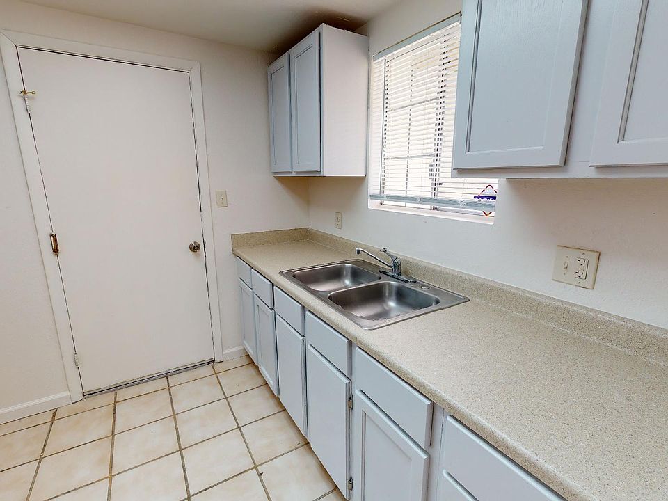 1st image of 3009 Kounias Dr