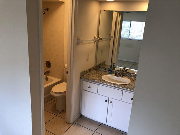 3rd image of 1325 Indiana Ave #1325