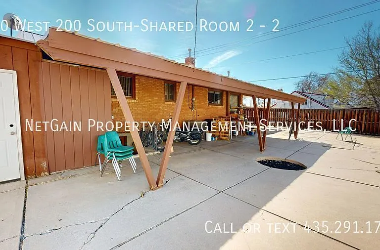 140 W South Shr #200 — Photo 15