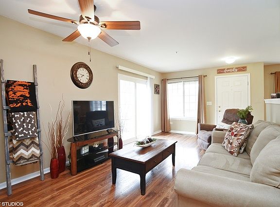 2nd image of 522 Blue Springs Dr