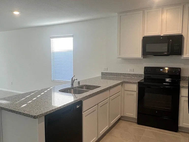 427 Ashbrook Way — Photo 3