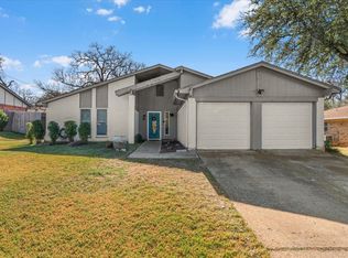 4704 Burning Springs Dr, Arlington, TX 76017