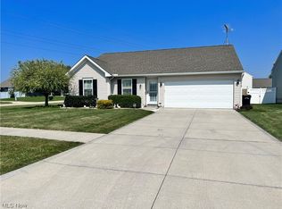 213 Paradise Dr, Elyria, OH 44035