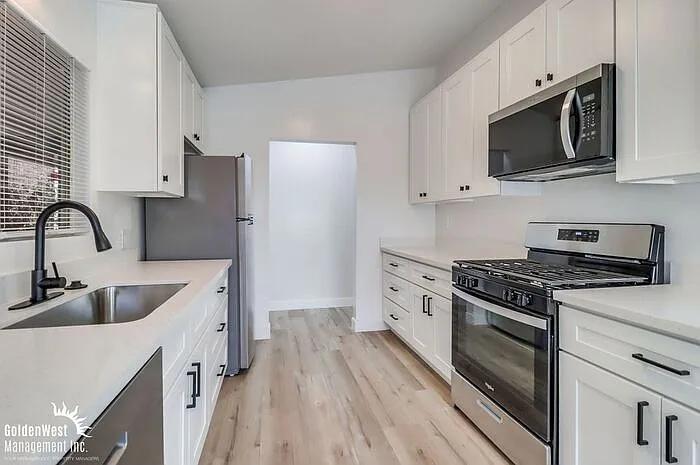 3182 Central Ave — Photo 3