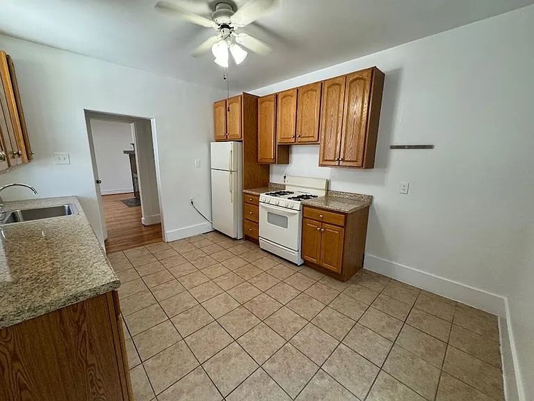 706-708 Summerlea Street — Photo 37