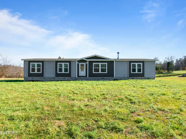 123 Gillis Ln, La Follette, TN 37766