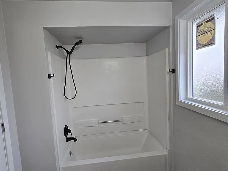 Oak Street Fourplex — Photo 16