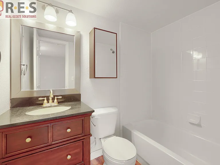 1631 S Deframe St #B8 — Photo 2
