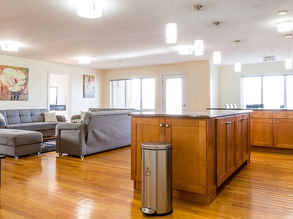3rd image of 411 E Brinkerhoff Ave APT 403