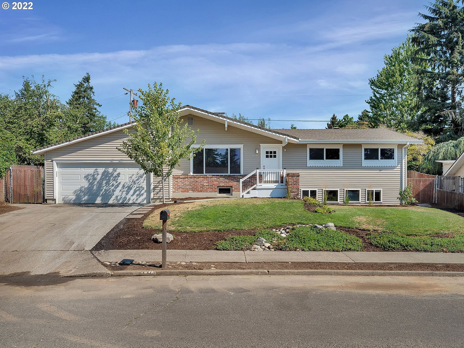 16737 SE Franklin St, Portland, OR 97236 | Zillow