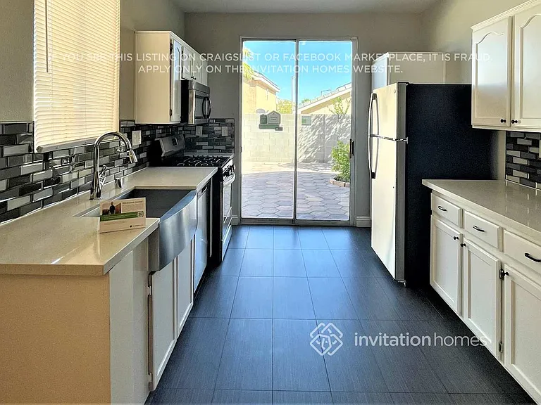 1016 Venetian Hills Ln — Photo 7