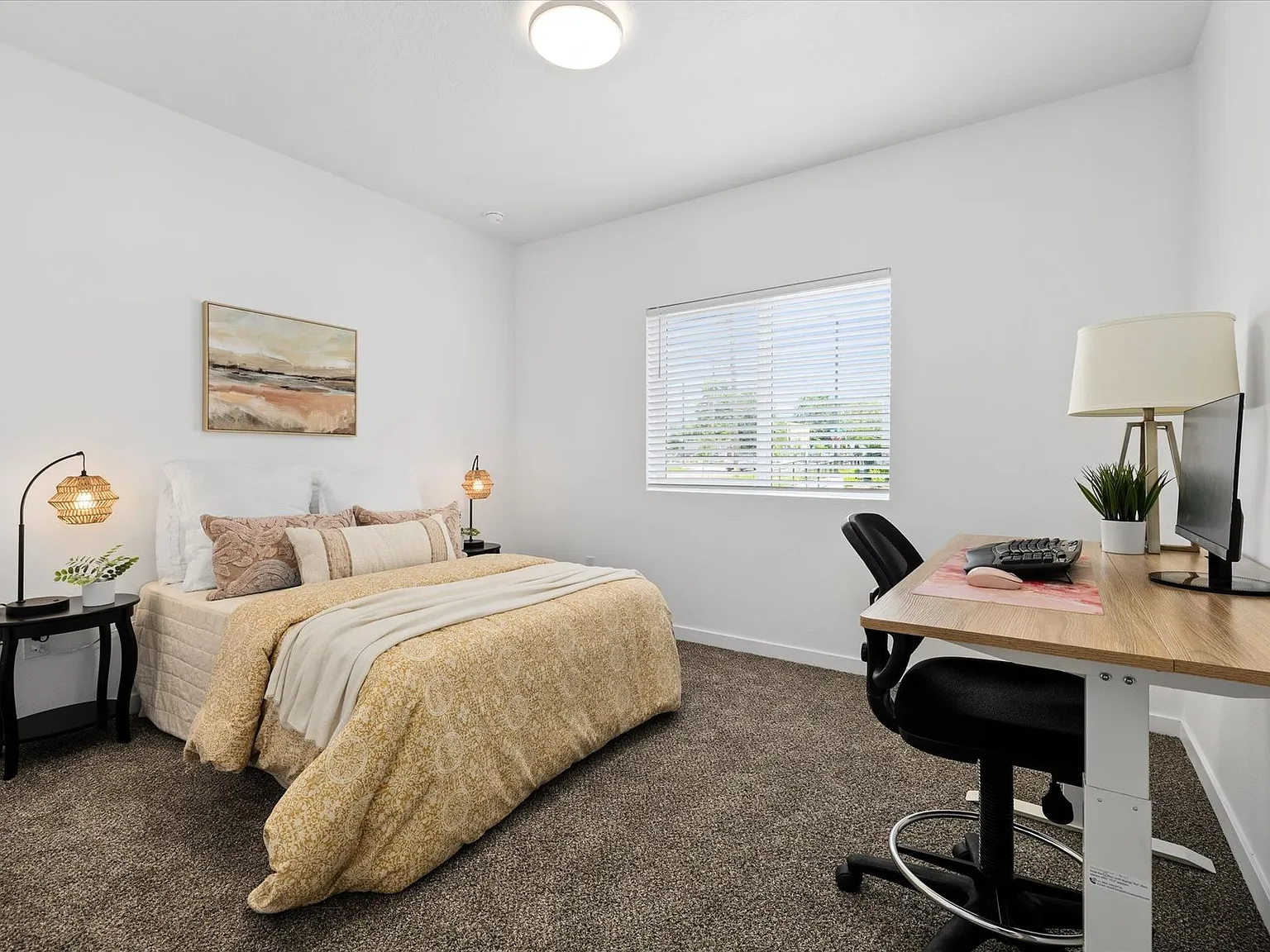 Shamrock Apartments — Photo 2
