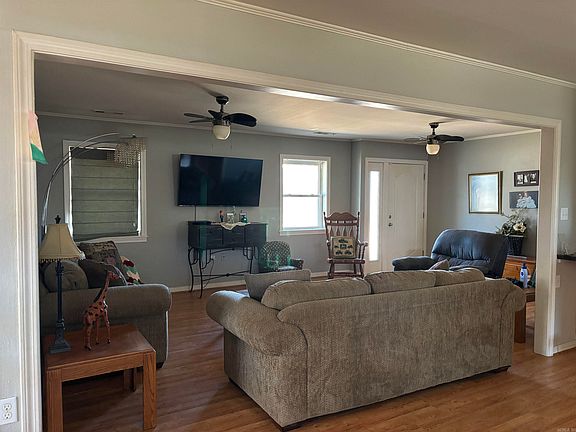 5th image of 407 College St