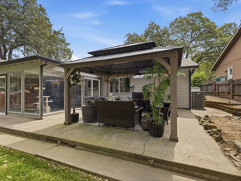 2436 Sandpiper Way — Photo 13