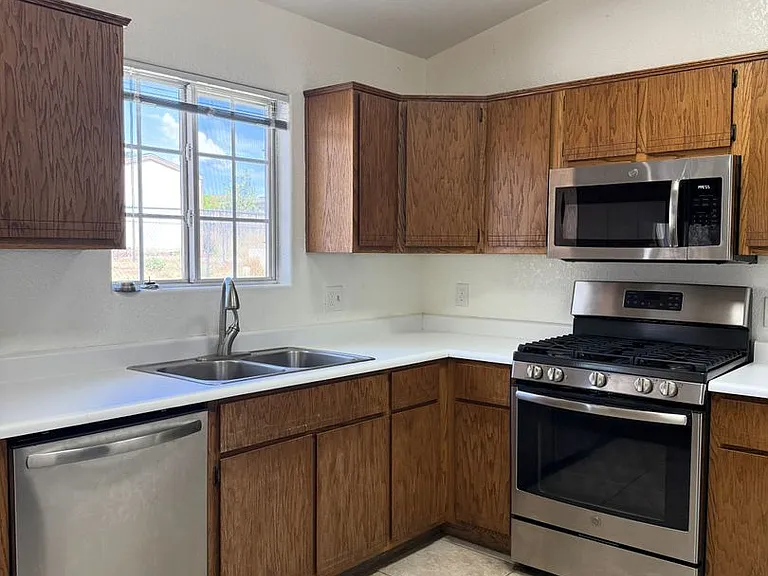 6128 N Viewpoint Dr — Photo 5