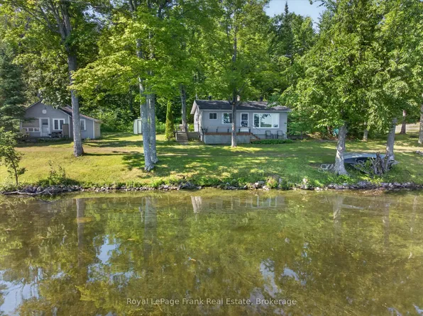 2310 Armstrong Ln, Selwyn, ON K0L 2H0